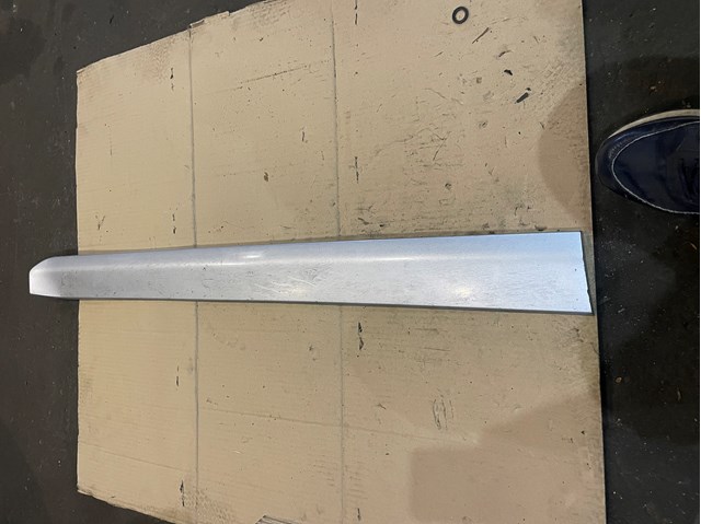 Молдинг двери передней левой 5727A029 MITSUBISHI