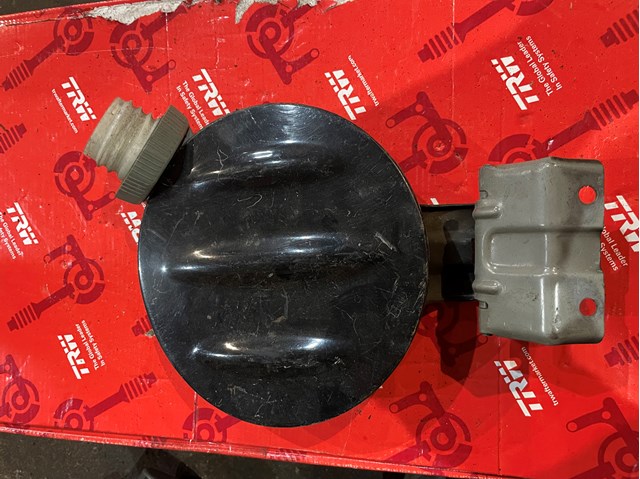 Лючок (дверца) бензобака 5940A031 MITSUBISHI