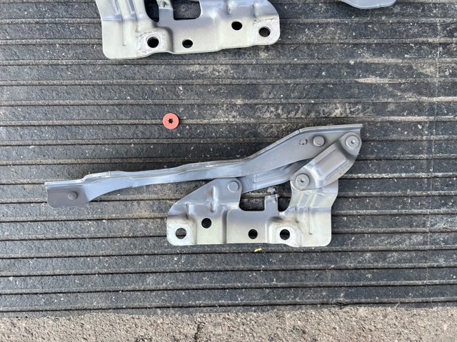 66910GI000 HYUNDAI Петля капота левая купить в Винница