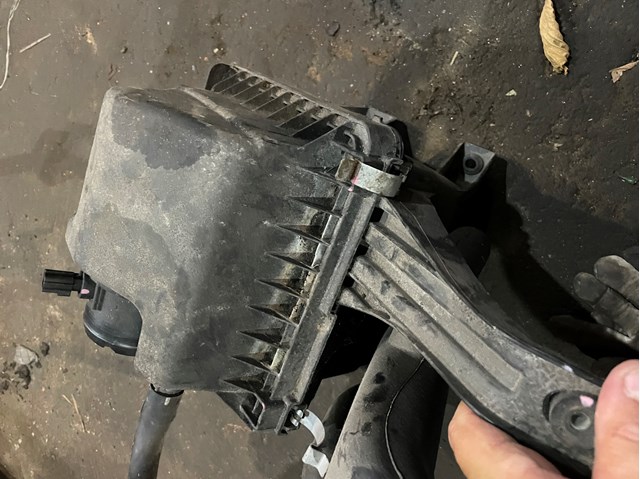 Корпус воздушного фильтра в сборе 68060812AA CHRYSLER