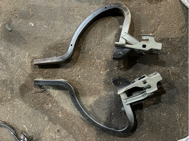 Шарнир крышки багажника 79210C1000 HYUNDAI