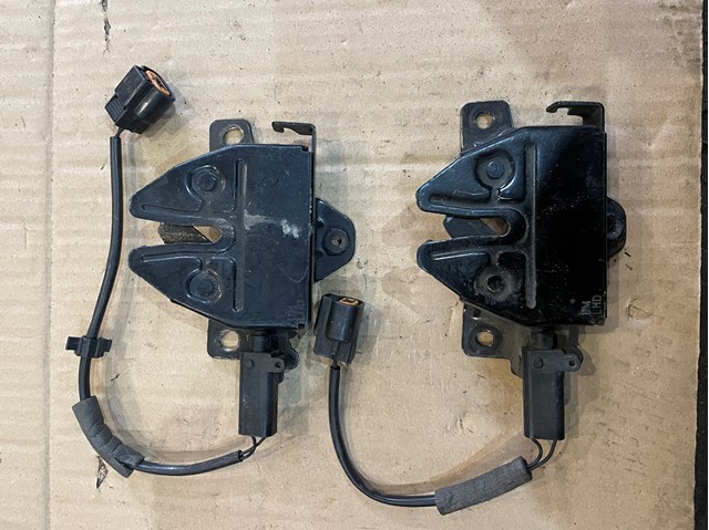 Замок крышки капота 811302W000 HYUNDAI