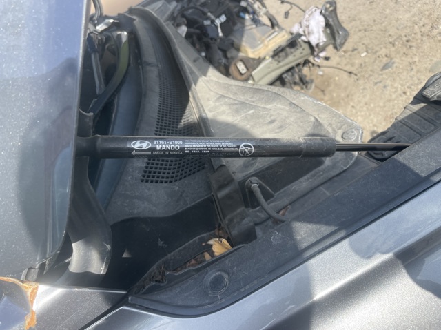 HYUNDAI 81161S1000 Амортизатор капота в наличии Полтава