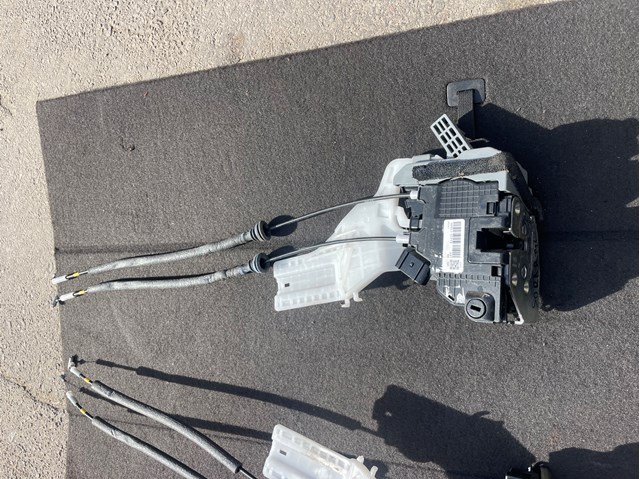 Замок задней правой двери  81420C5000 HYUNDAI