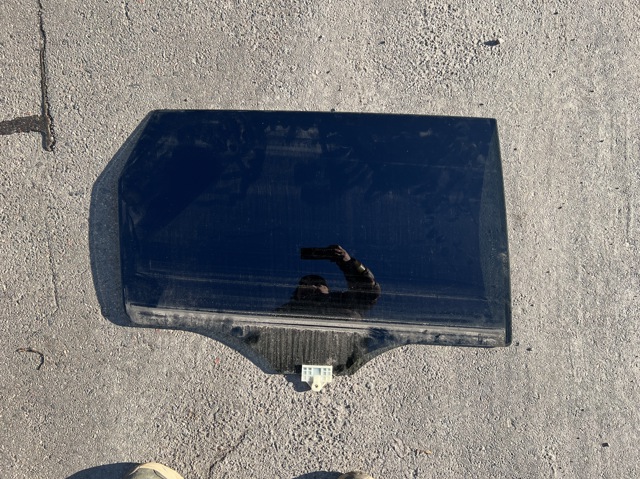 Стекло задней правой двери 83421S1010 HYUNDAI