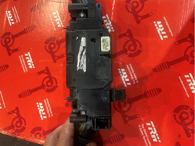 Переключатели подрулевые 8600A739 MITSUBISHI