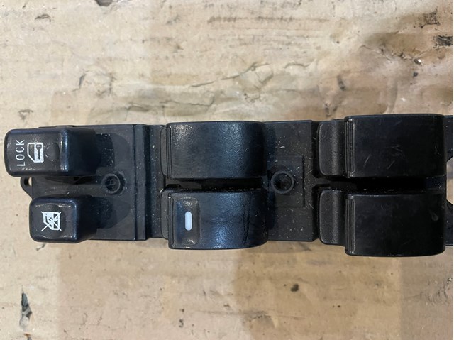 8608A185 MITSUBISHI Кнопочный блок управления стеклоподъемником передний левый купить в Одесса
