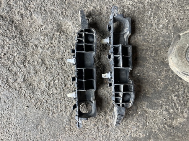 865143X000 HYUNDAI Кронштейн бампера переднего правый купить в Хмельницкий