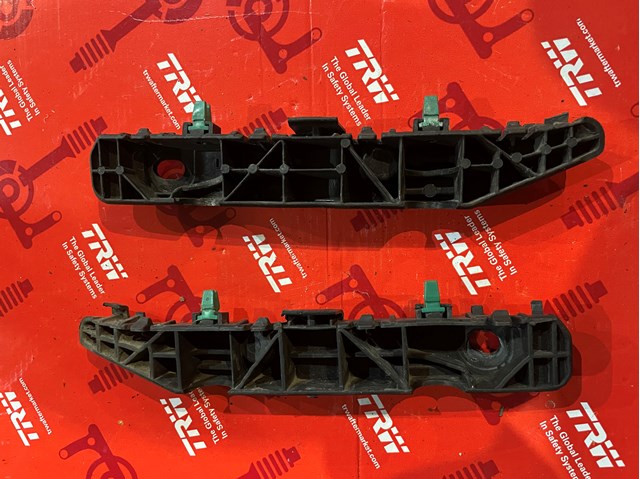 Правое крепление переднего бампера 86514C2000 HYUNDAI