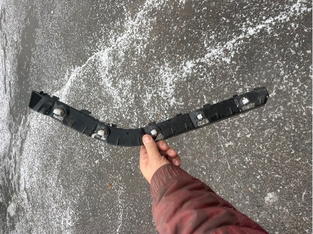 Направляющая заднего бампера, левая 866132W000 HYUNDAI