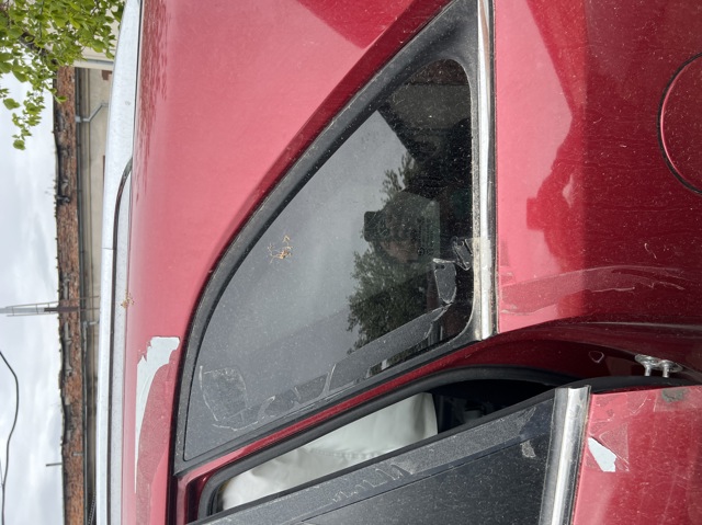 Стекло багажного отсека, левое 878101U000 HYUNDAI