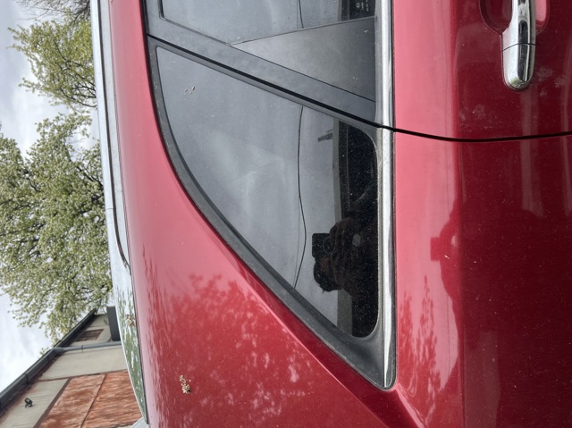 Стекло багажного отсека, правое 878201U000 HYUNDAI