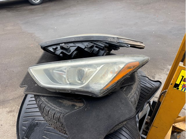 921014Z HYUNDAI Фара левая купить в Чернигов