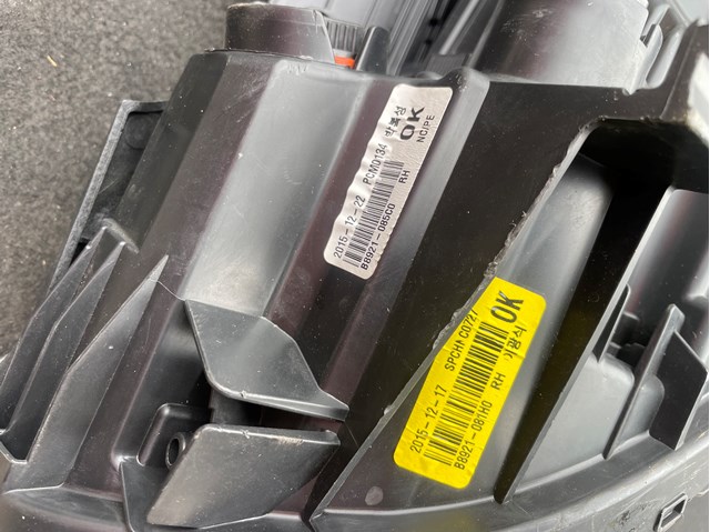 HYUNDAI 92102B8520 Правая фара в наличии Тернополь