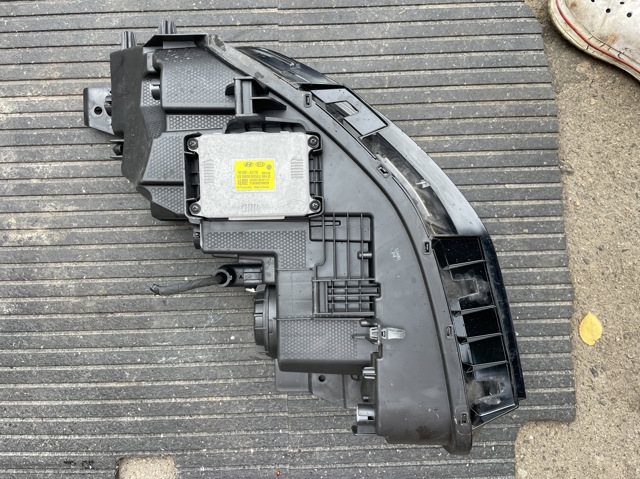 92102GI000 HYUNDAI Фара правая купить в Чернигов