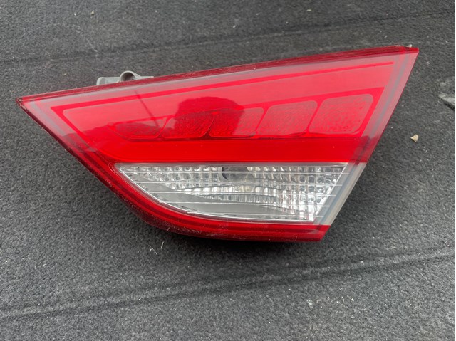 Фонарь задний внутренний правый 924043S300 HYUNDAI