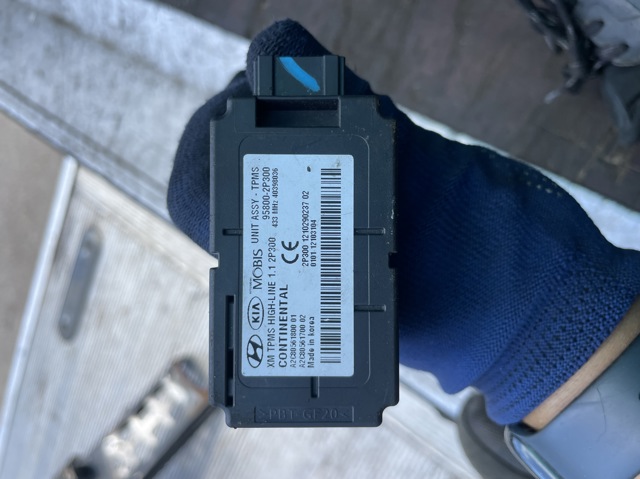 HYUNDAI 958002P300 в наличии Ирпень