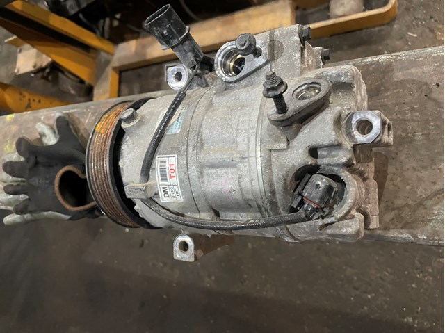 HYUNDAI 977012W000 Компрессор кондиционера в наличии Черновцы