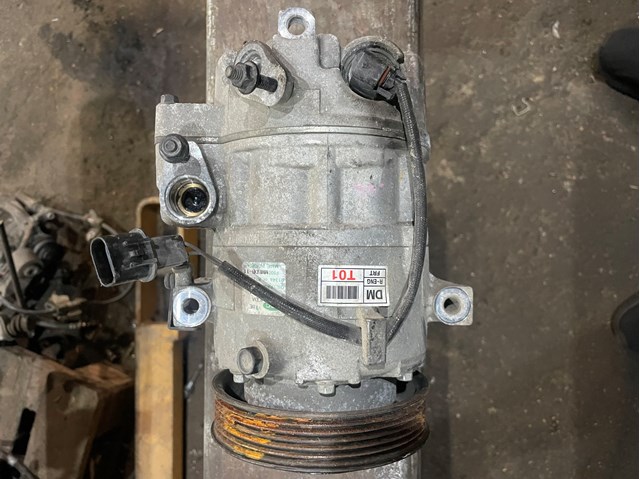 HYUNDAI 977012W000 Компрессор кондиционера в наличии Днепр