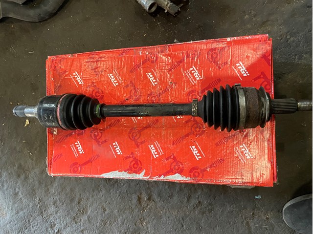 FTC32560X Mazda Полуось (привод) передняя левая