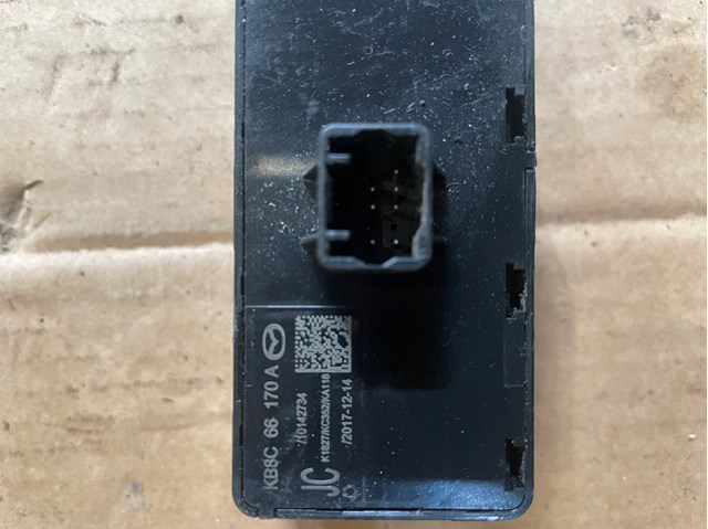 Переключатель света фар на "торпедо" KB8C66170A MAZDA