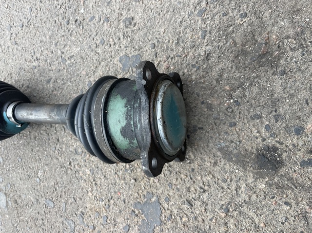 MR276870 Полуось (привод) передняя правая купить Павлоград