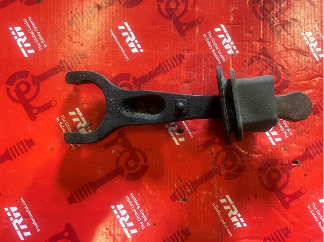 MR980830 MITSUBISHI Вилка сцепления купить в Кривой Рог
