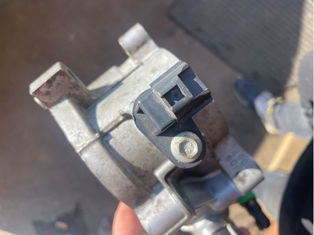 MAZDA PE0118230 Датчик положения распредвала в наличии Кривой Рог