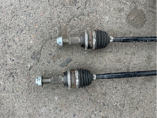 Полуось задняя, левая RTA62560X MAZDA