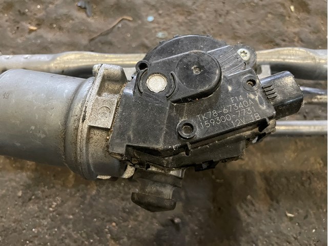 MAZDA TK7867340A Мотор стеклоочистителя лобового стекла в наличии Николаев