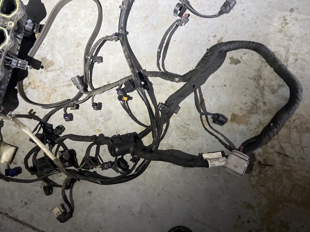 Электропроводка моторного тсека 04E972627AN VAG