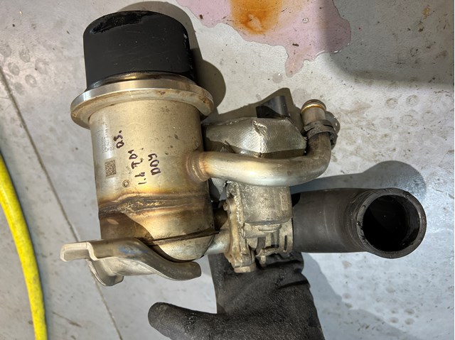 Радиатор системы EGR рециркуляции выхлопных газов 04L131512BQ VAG