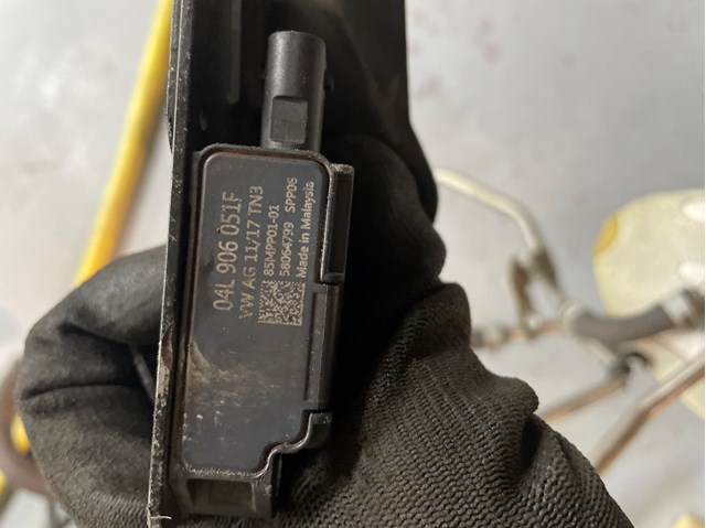 Датчик давления выхлопных газов 04L906051F VAG