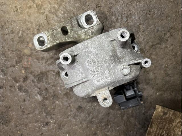 Опора двигателя 1K0199262CB VAG
