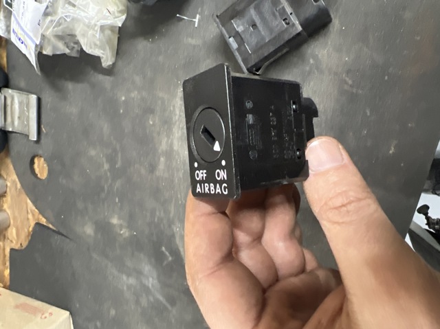 Замок отключения (деактивации) подушки безопастности пассажира 3C0919237A VAG