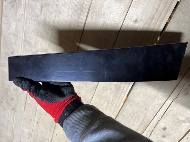 Накладка задней двери, правой, вертикальная 3T5839902A VAG