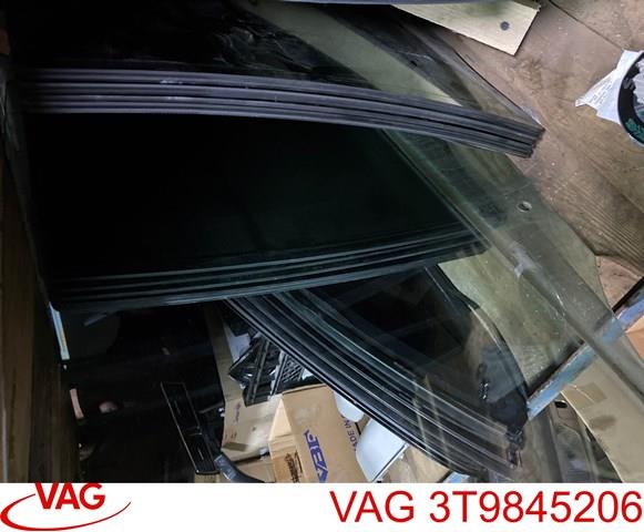 Стекло задней правой двери 3T9845206 VAG