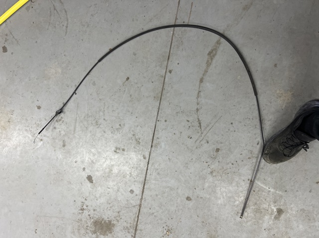 Трос открывания капота, задний 4G0823535 VAG