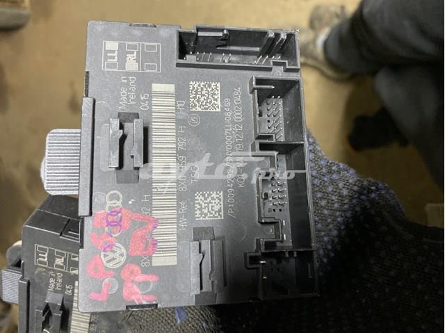 Блок комфорта передней двери 8X0959792H VAG