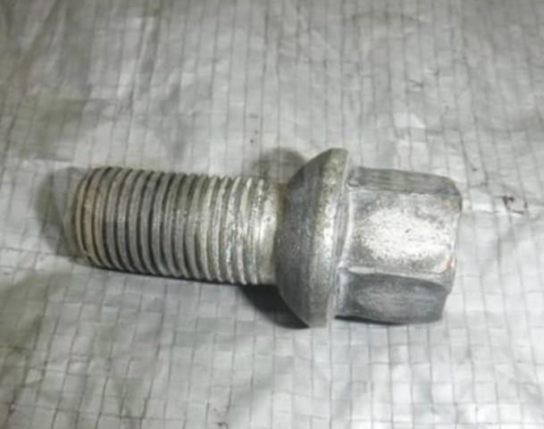 WHT001812 VAG колесный болт