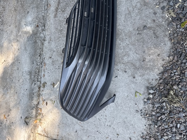 TOYOTA 5310206240 Решетка бампера в наличии Днепр