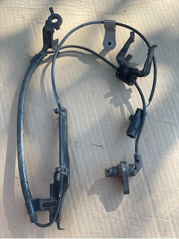 Передний правый датчик АБС 895420E020 TOYOTA