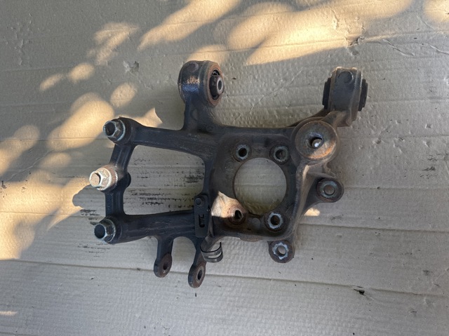Цапфа поворотного кулака KB9A2612X MAZDA