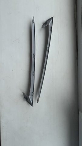 51117331764 Молдинг решетки бампера переднего правый купить Черновцы