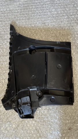 Кронштейн бампера заднего, правый 51128066722 BMW