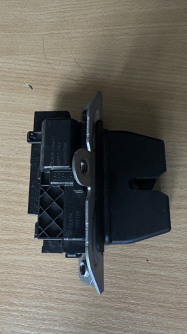 Замок пятой двери DS7AN442A66AD FORD