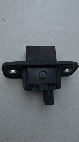 KB7W624B0 Кнопка привода замка багажника купить Черкассы