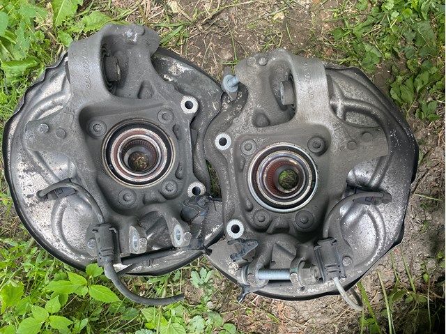 Цапфа поворотного кулака 80A505435J VAG