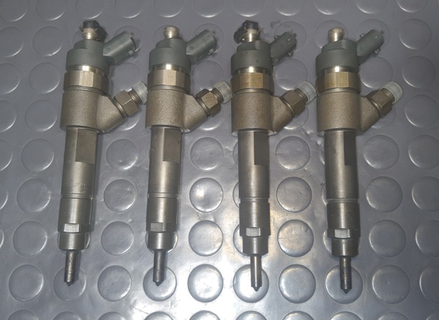 Форсунка инжектора 0445120002 BOSCH