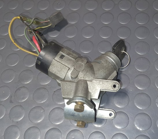 Замок зажигания A9014600104 MERCEDES
